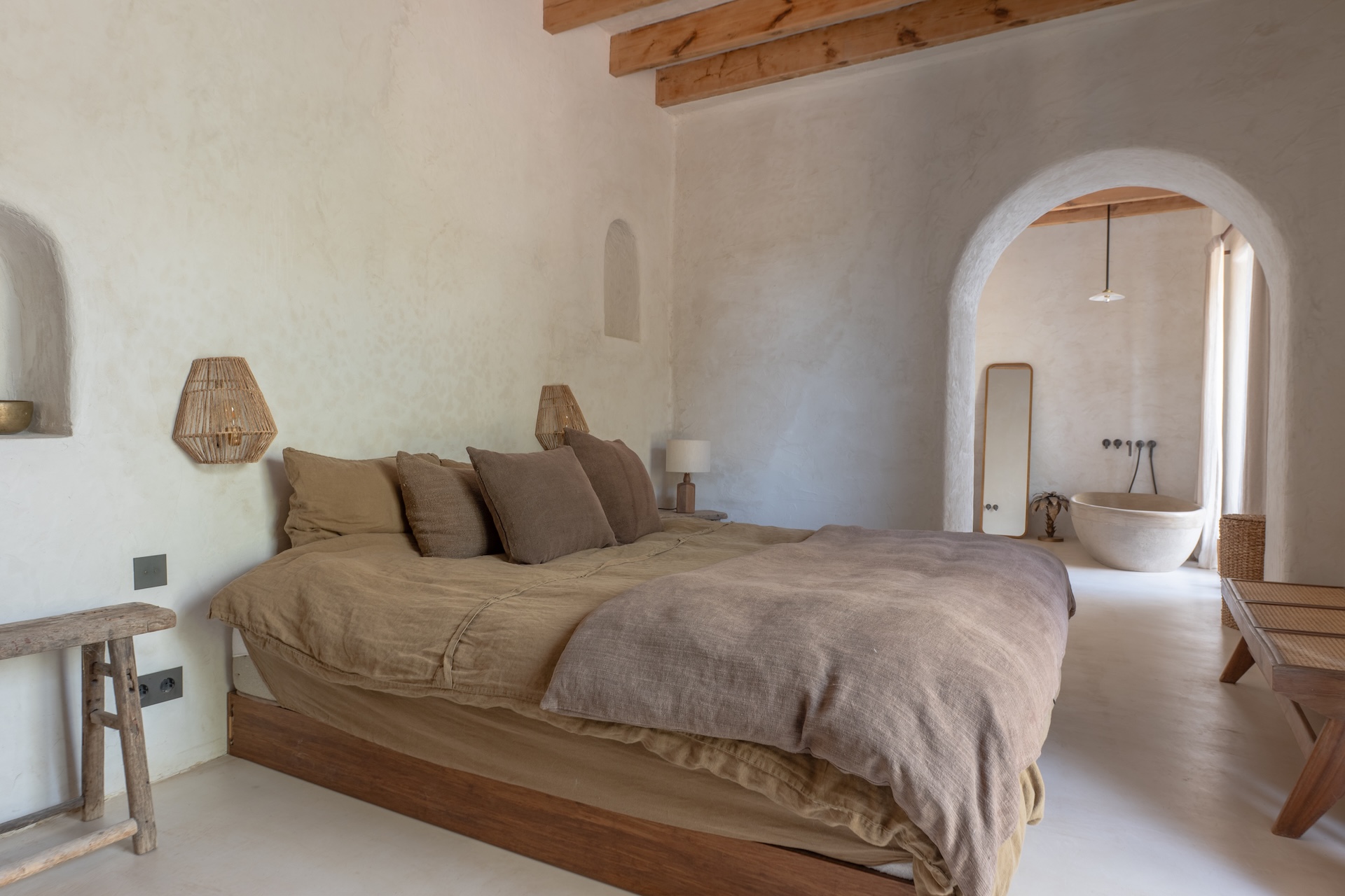 Resa estates ibiza villa Reno finca renovated te koop sale bedroom .jpg